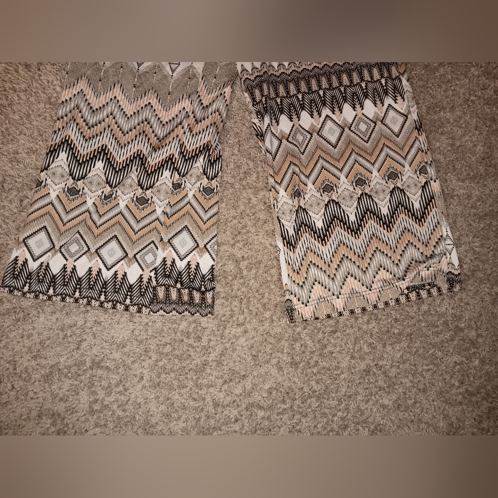 Robert Louis Multicolor Geometric Pants - Picture 5 of 5